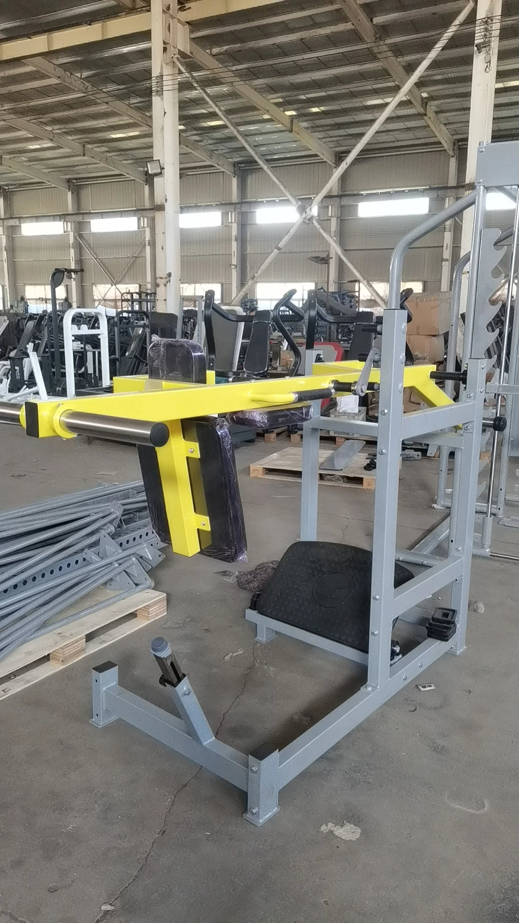 Hot Sale Commercial Use Pendulum Squat Gym Strength Squat Leg Press Double Track Squat Machine Pendulum