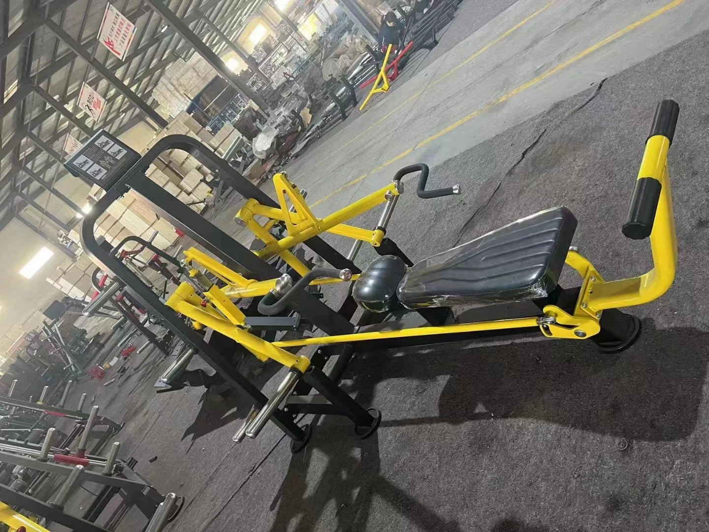 Gym strength equipment Chest pushing and high back training  and lying posture device commercial multi-functional leg flexion