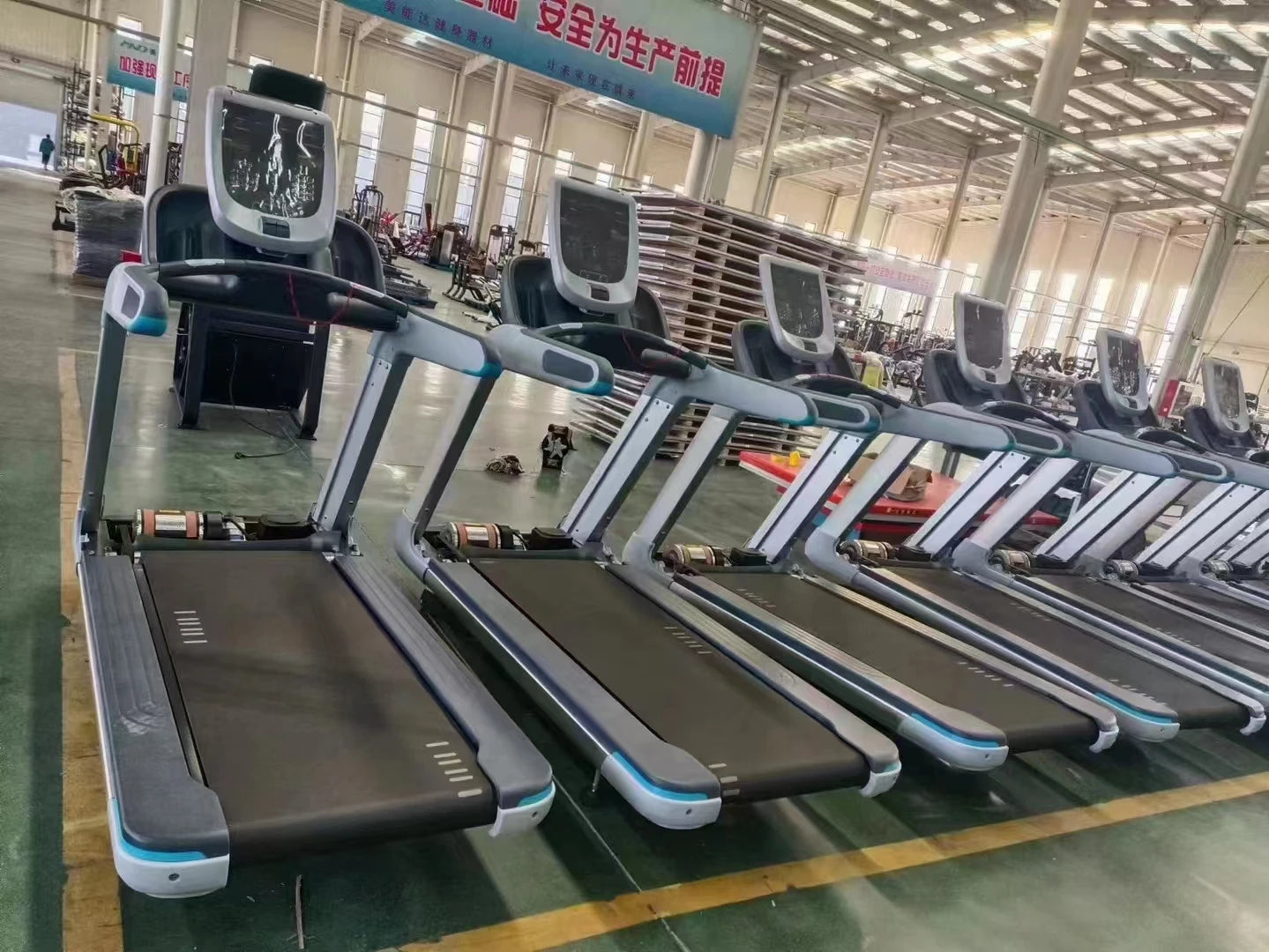 Intelligent Mute Multifunctional Electric treadmill, Shock Absorption, Indoor Commercial treadmill, in Gym